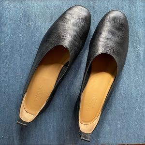Everlane black Italian leather day glove flats, CLEAN, very good condition